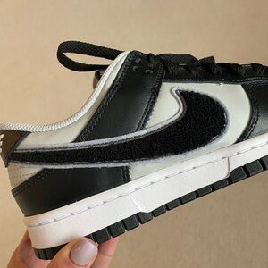 Nike Dunk Low Chenille Swoosh Mens Sz 7 Grey Fog Black Wolf Grey